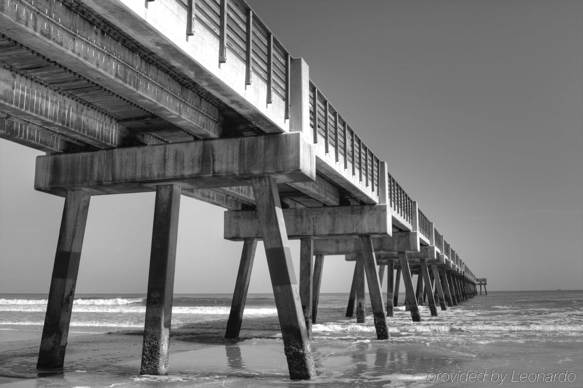 Days Inn By Wyndham Neptune Beach Jacksonville Beach Eksteriør billede