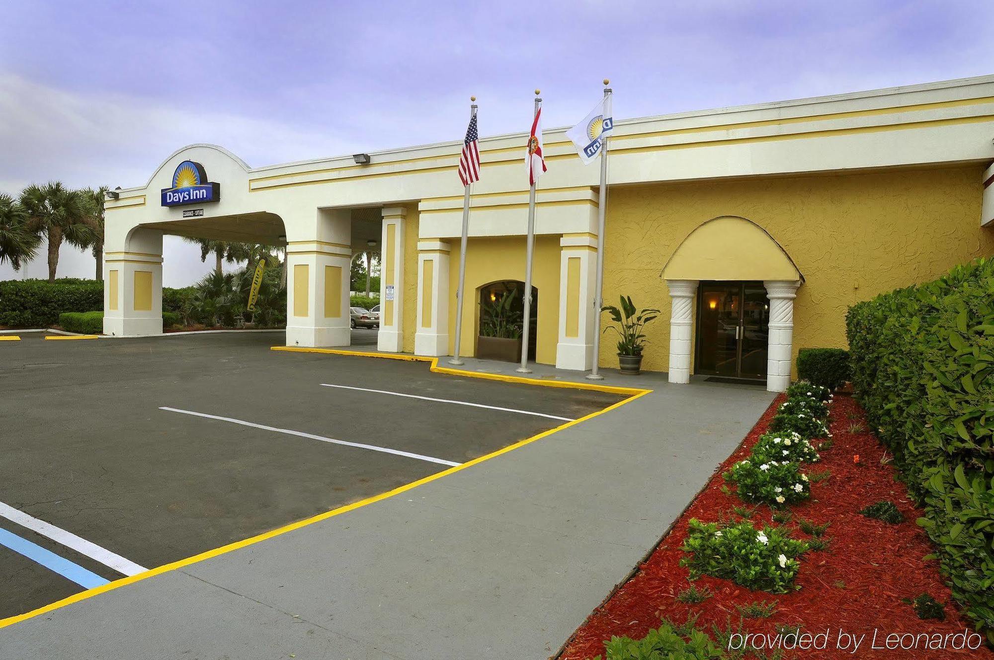 Days Inn By Wyndham Neptune Beach Jacksonville Beach Eksteriør billede