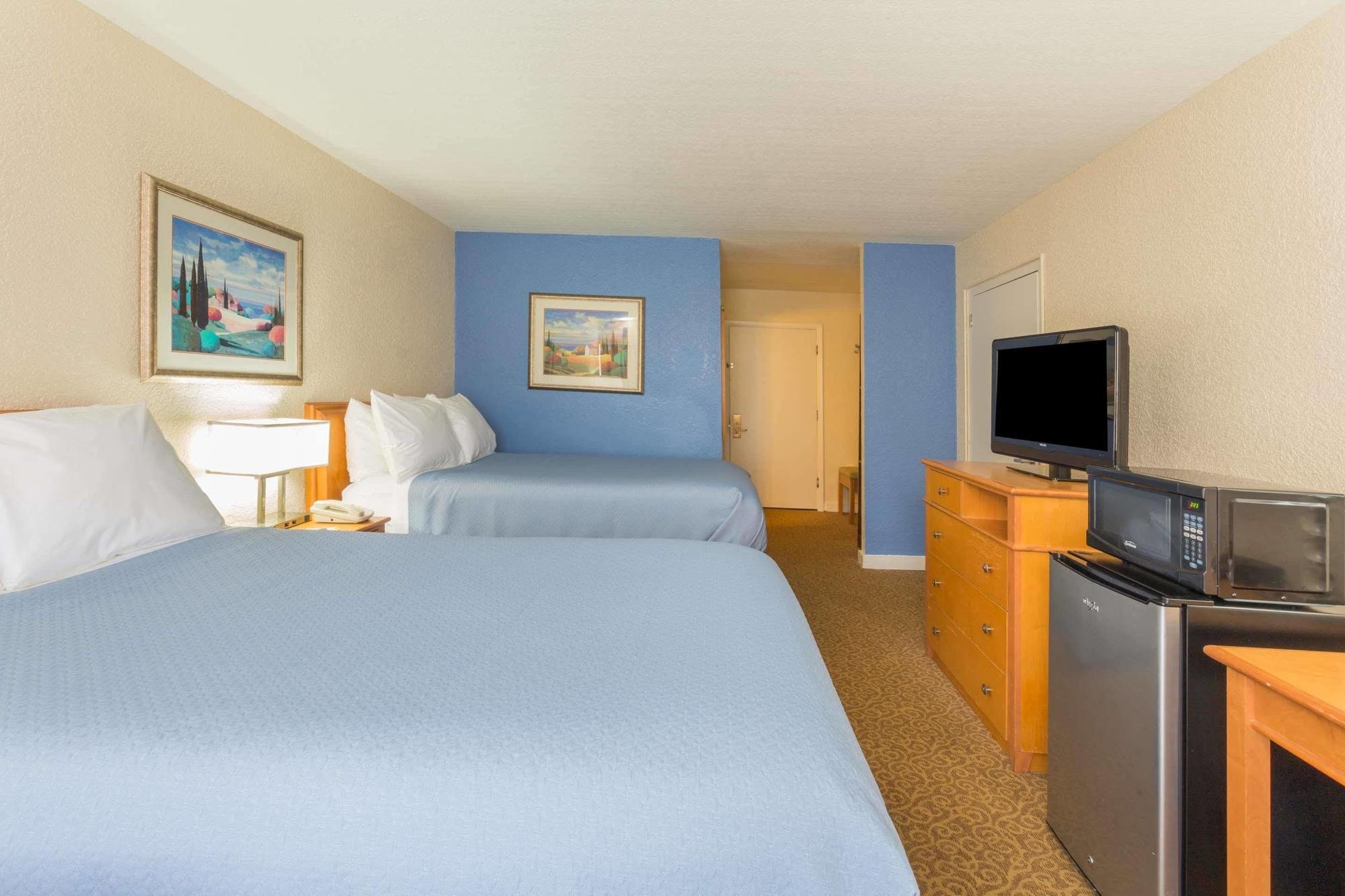Days Inn By Wyndham Neptune Beach Jacksonville Beach Eksteriør billede