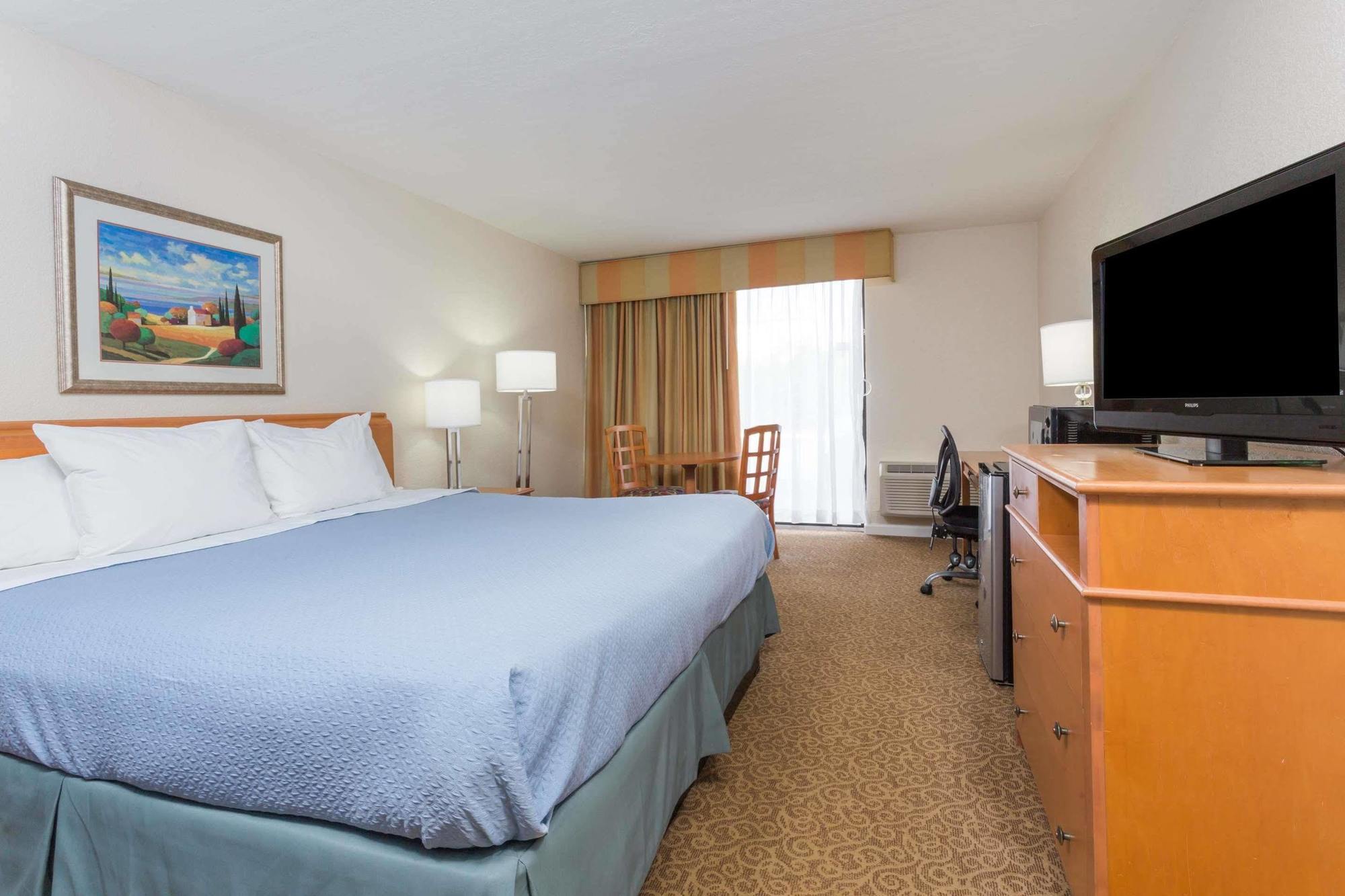 Days Inn By Wyndham Neptune Beach Jacksonville Beach Eksteriør billede