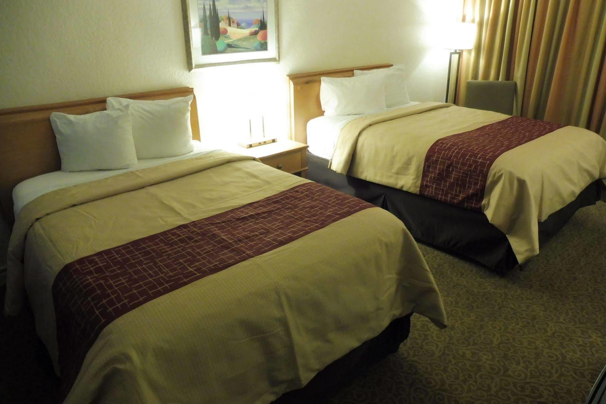 Days Inn By Wyndham Neptune Beach Jacksonville Beach Eksteriør billede
